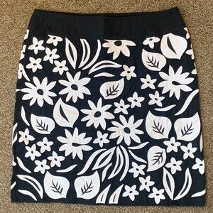 Liz Claiborne Black and White Floral Pencil Skirt - Size 16